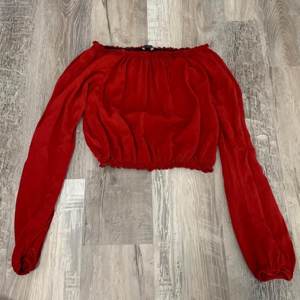 red long sleeve crop top